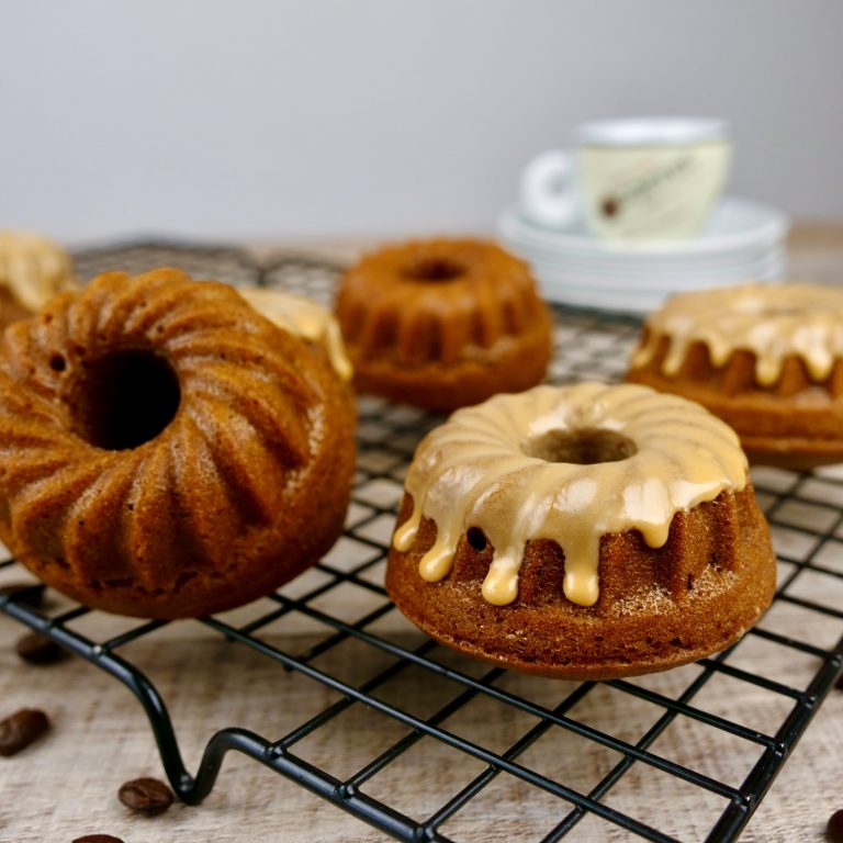 Vegan Mini Bundt Cake