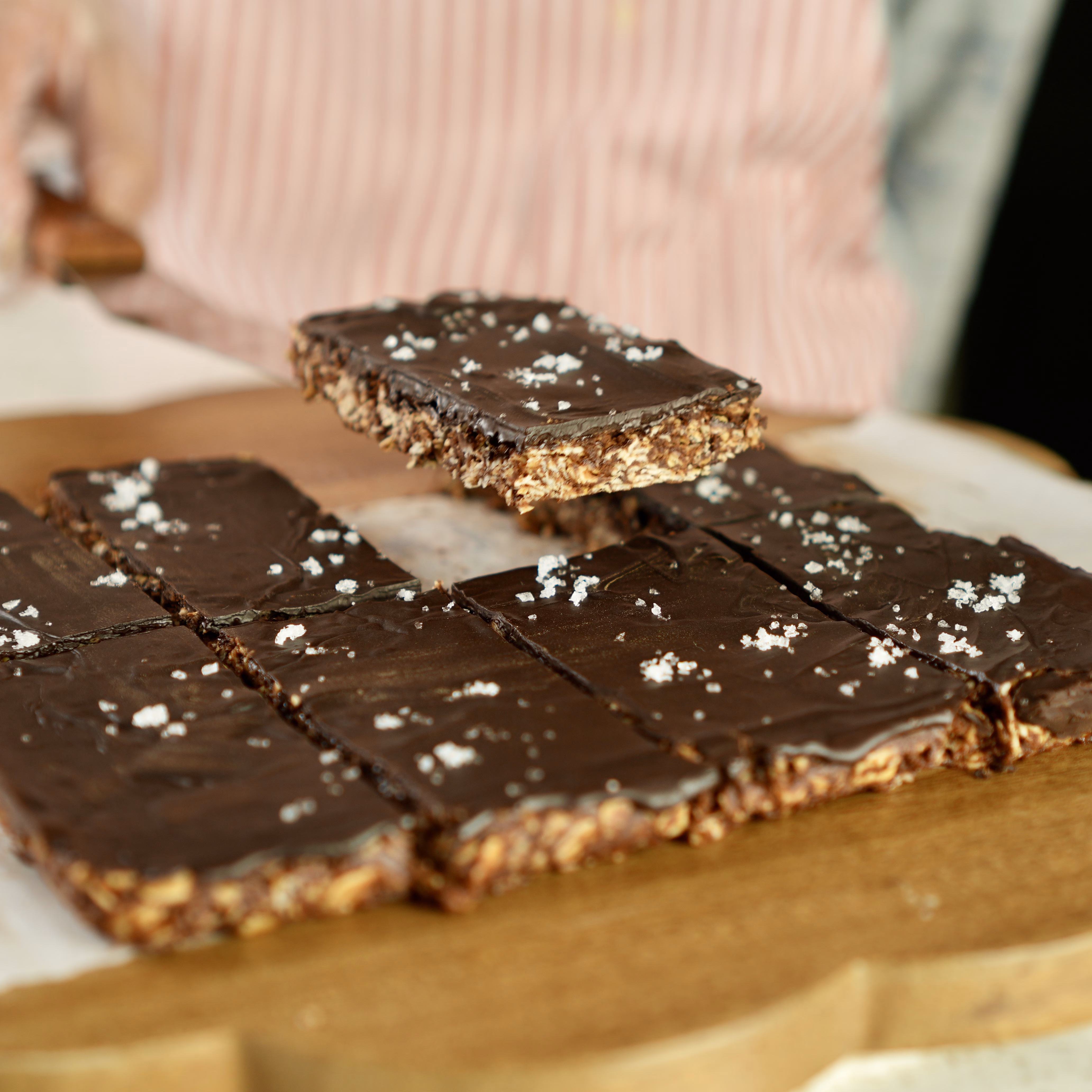 5-Ingredient No-Bake Chocolate Oat Bars (Vegan)